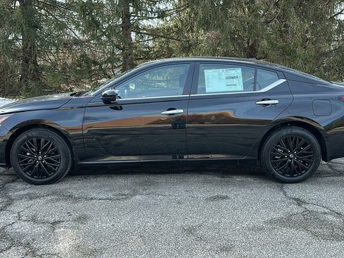 New 2025 Nissan Altima 2.5 SV w/ SV Special Edition Package image 18