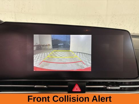 Used 2023 Hyundai Elantra Limited image 15