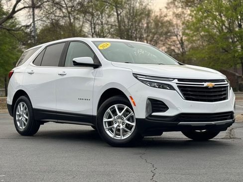 Used 2024 Chevrolet Equinox LT image 2