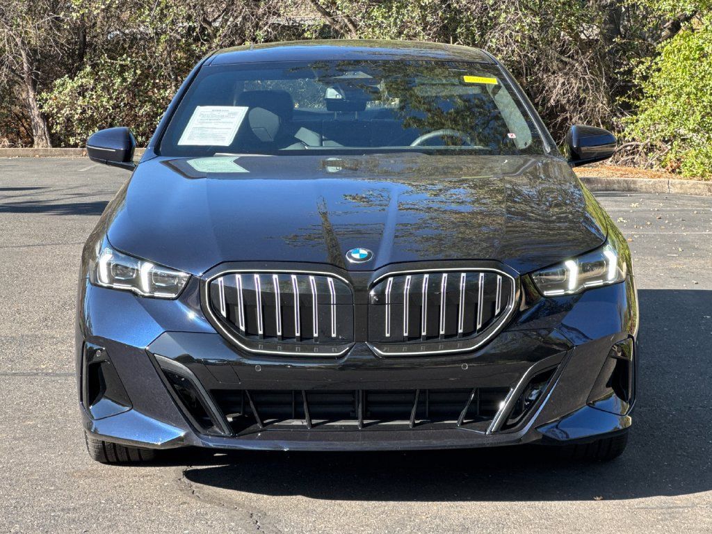 Used 2026 BMW 530i xDrive w/ M Sport Package AWD/4WD image 10