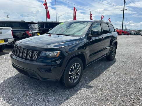 Used 2019 Jeep Grand Cherokee Altitude RWD image 16
