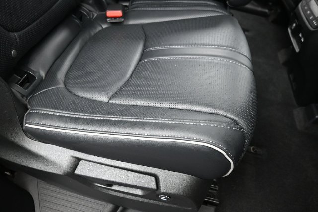 Used 2023 Honda Pilot Elite image 16