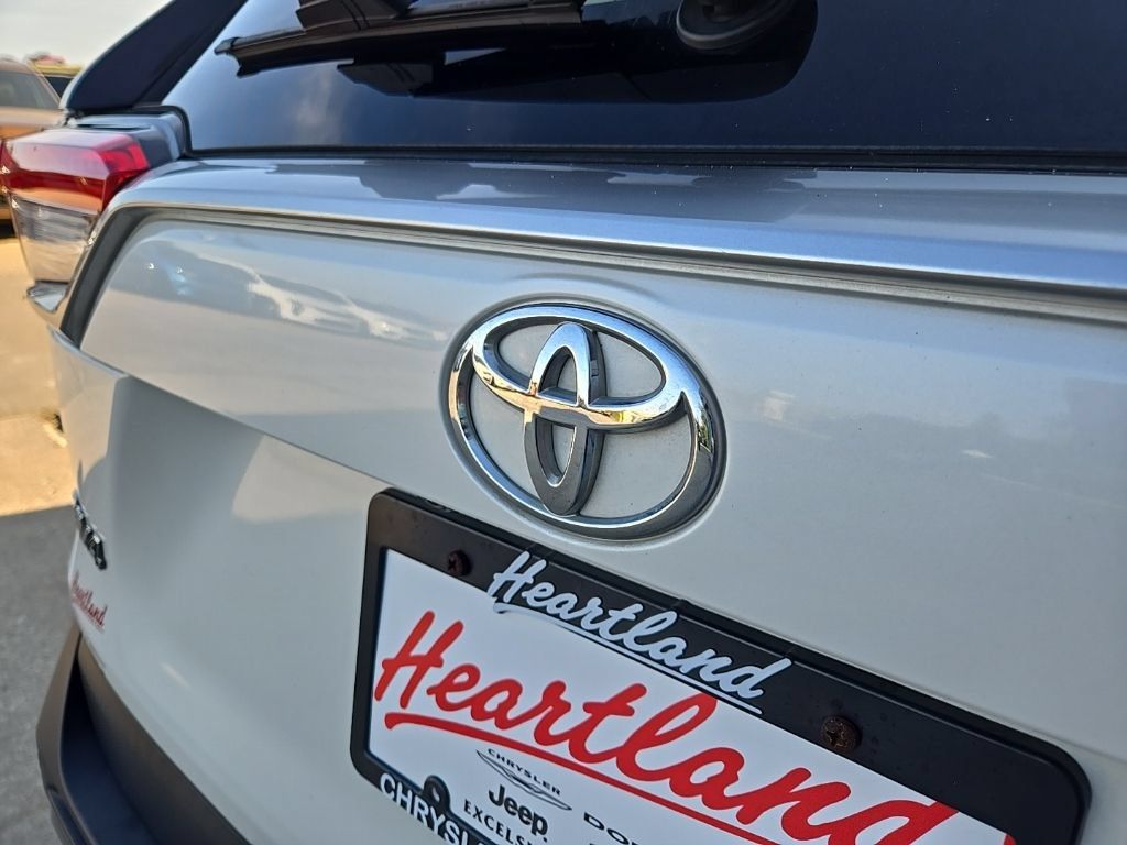 Used 2019 Toyota RAV4 Limited w/ Cold Weather Package AWD/4WD image 24