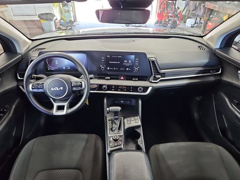Used 2024 Kia Sportage LX FWD image 9