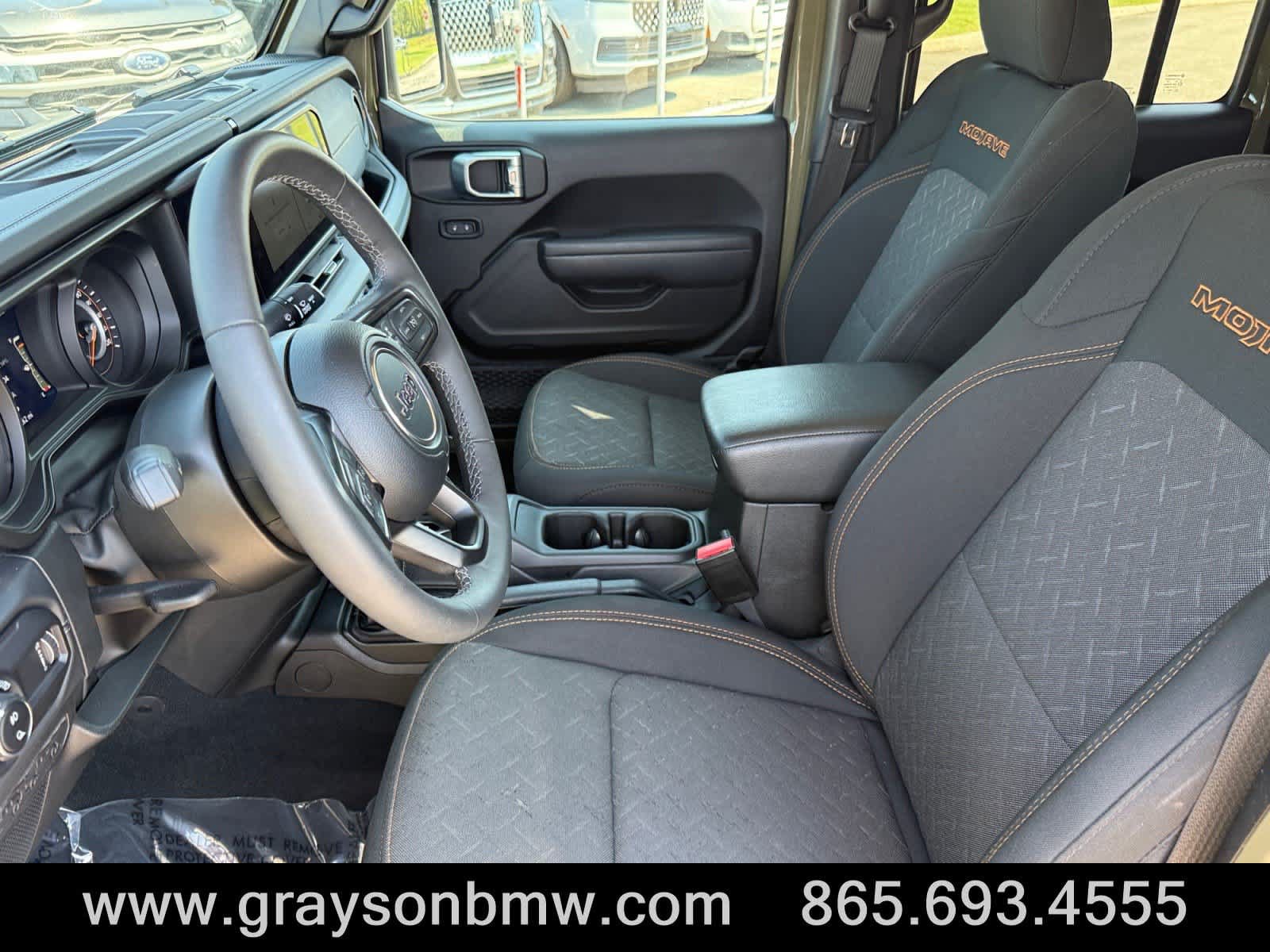 Used 2026 Jeep Gladiator Mojave AWD/4WD image 14