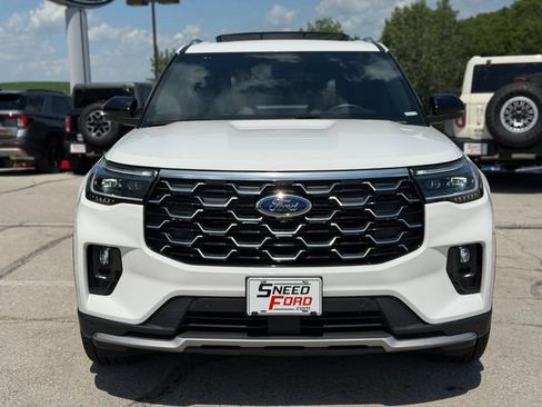 Used 2025 Ford Explorer Platinum w/ Ultimate Package AWD/4WD image 2