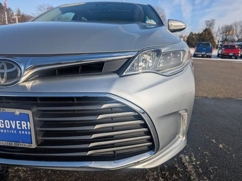 Used 2018 Toyota Avalon Limited w/ All Weather Liner Package image 10