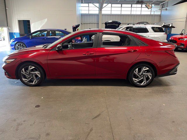 Used 2025 Hyundai Elantra SEL FWD image 6