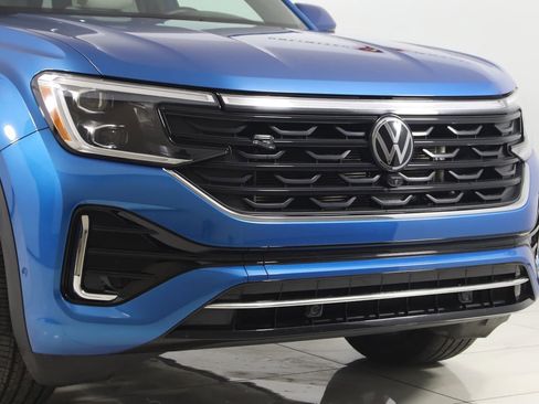 Used 2024 Volkswagen Atlas Cross Sport SEL Premium R-Line AWD/4WD image 37