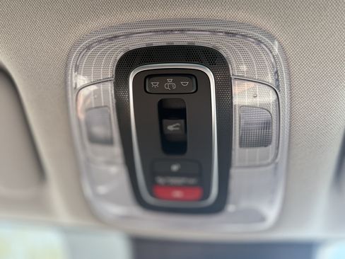 Used 2025 Hyundai Elantra Limited FWD image 40