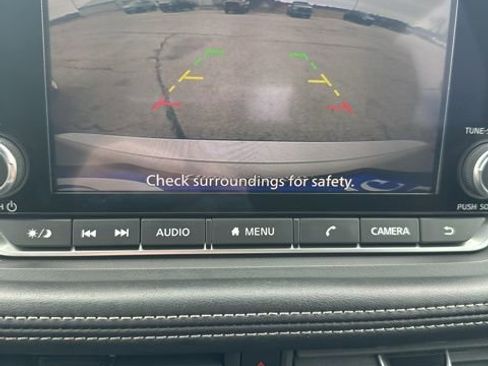 Used 2024 Nissan Rogue SV image 26