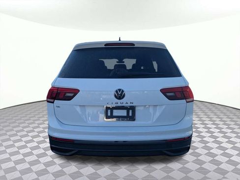 Used 2024 Volkswagen Tiguan SE image 4