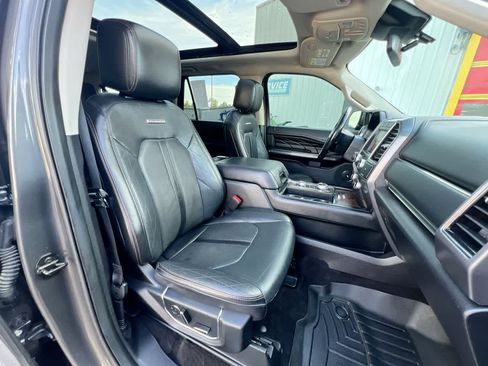 Used 2019 Ford Expedition Max Platinum AWD/4WD image 28