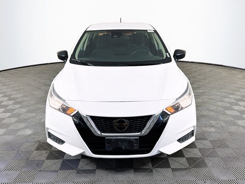 Used 2020 Nissan Versa S image 2