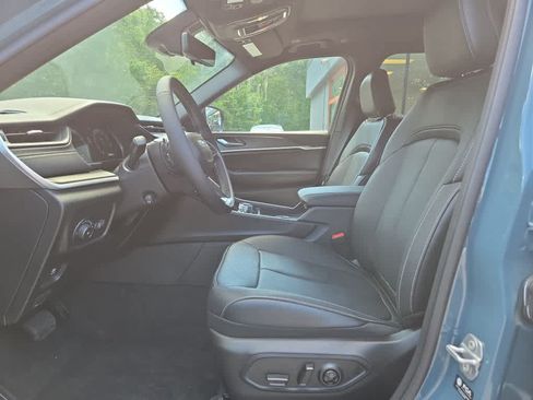 New 2026 Jeep Grand Cherokee L Limited AWD/4WD image 12