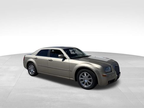 Used 2008 Chrysler 300 Touring RWD image 3