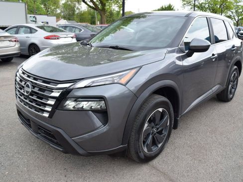 Used 2026 Nissan Rogue SV w/ Cold Weather Package AWD/4WD image 4