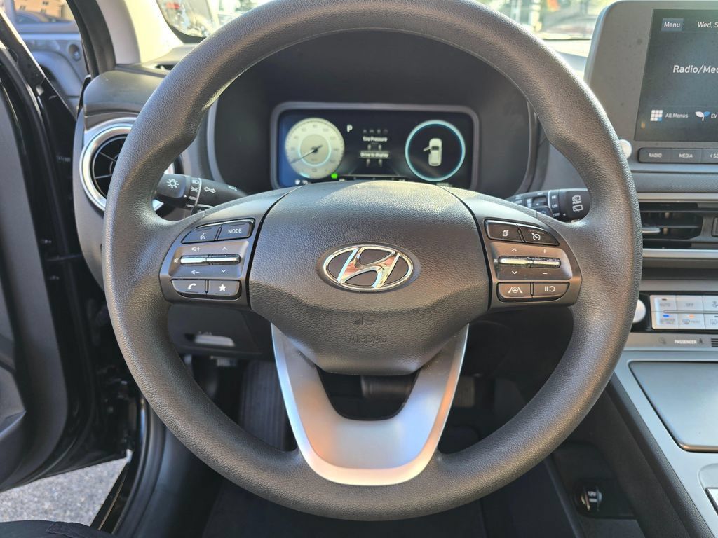 Used 2023 Hyundai Kona SE FWD image 19