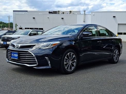 Used 2016 Toyota Avalon XLE Premium FWD image 3