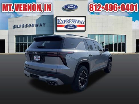 Used 2024 Chevrolet Traverse Z71 w/ Enhanced Driving Package AWD/4WD image 6