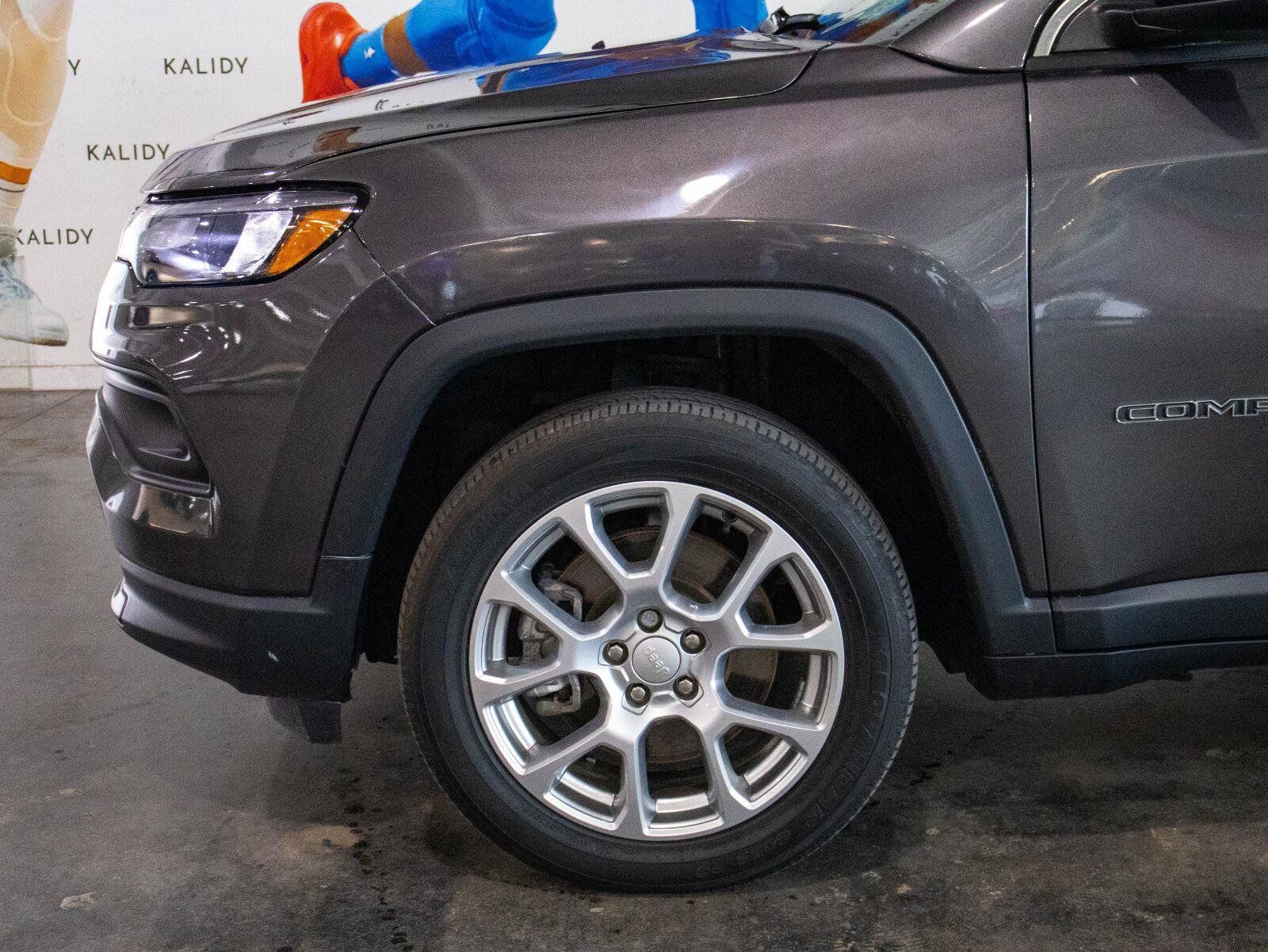 Used 2023 Jeep Compass Latitude AWD/4WD image 15