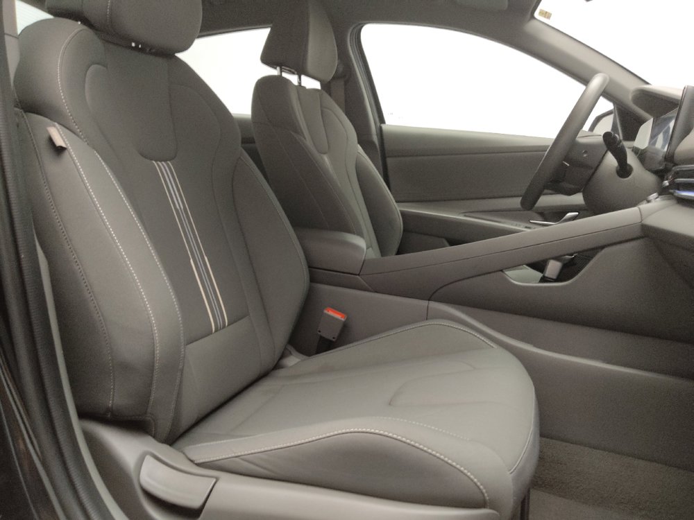 Used 2024 Hyundai Elantra SEL FWD image 21