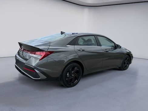 New 2026 Hyundai Elantra SEL Sport FWD image 5