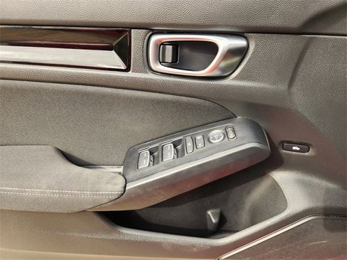 Certified 2024 Honda Civic EX image 29