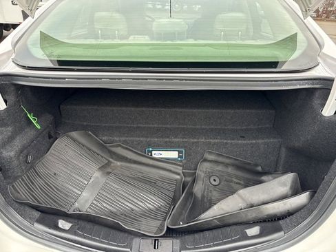 Used 2017 Ford Fusion Energi Platinum image 11