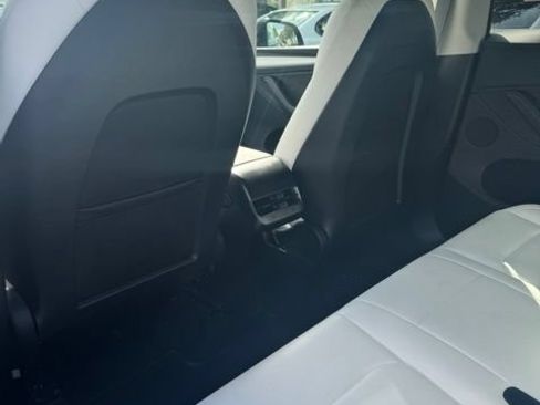 Used 2025 Tesla Model Y Long Range AWD/4WD image 8