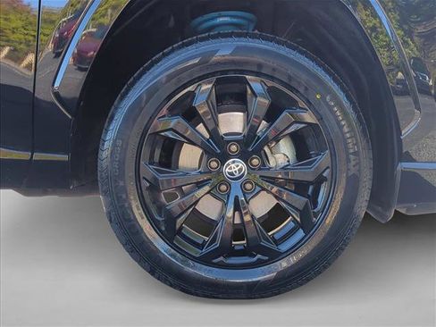 Used 2023 Toyota RAV4 SE image 21