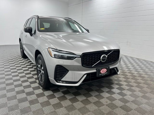Certified 2025 Volvo XC60 B5 Core AWD/4WD image 1