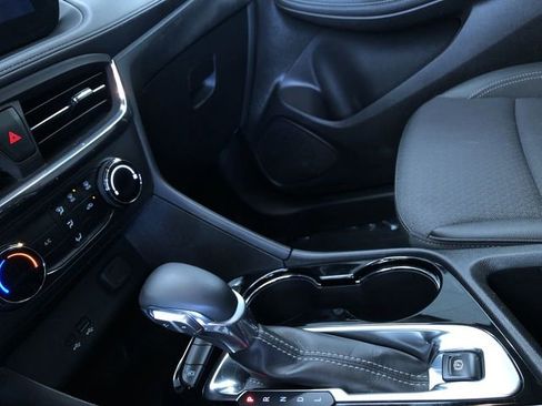 Used 2025 Buick Encore GX Preferred image 30