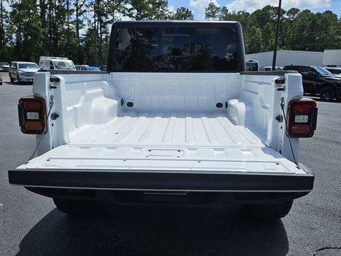 Used 2024 Jeep Gladiator Sport AWD/4WD image 13