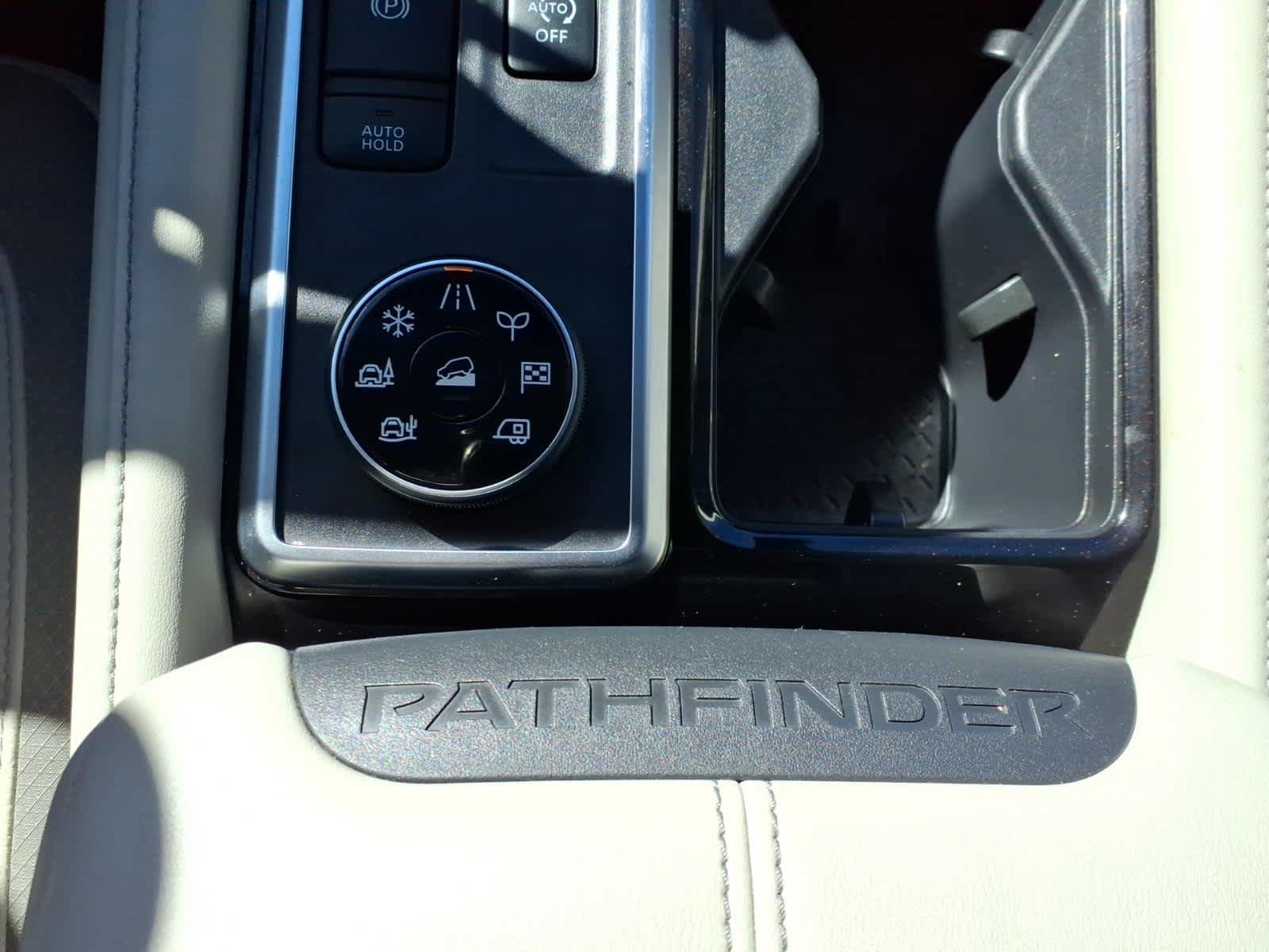 Used 2023 Nissan Pathfinder SL AWD/4WD image 20