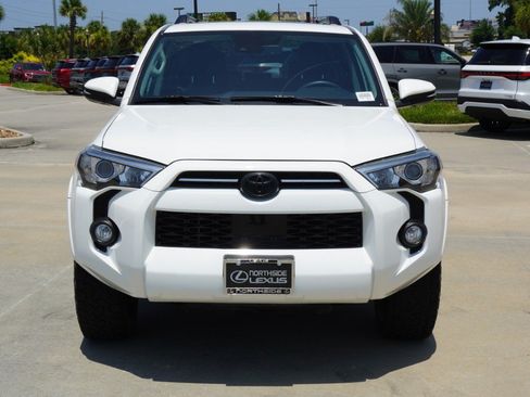 Used 2020 Toyota 4Runner SR5 Premium w/ Moonroof Package RWD image 2
