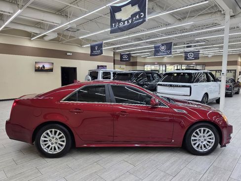 Used 2010 Cadillac CTS Luxury RWD image 5