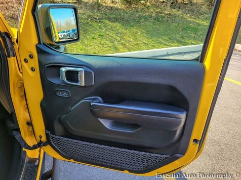 Used 2021 Jeep Wrangler Sport AWD/4WD image 25