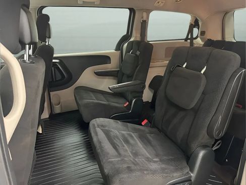 Used 2017 Dodge Grand Caravan SXT w/ Quick Order Package 29G SXT FWD image 10