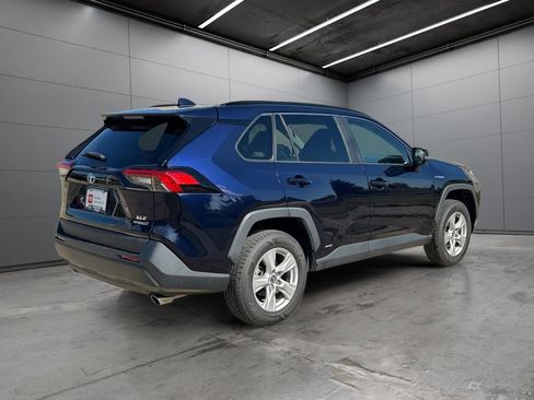 Certified 2019 Toyota RAV4 XLE w/ Convenience Package AWD/4WD image 5