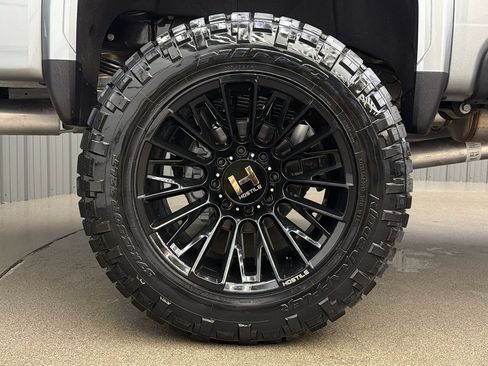 Used 2026 GMC Sierra 3500 Denali Ultimate AWD/4WD image 11