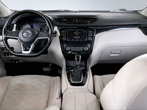 Used 2021 Nissan Rogue Sport SV w/ Technology Package FWD image 7