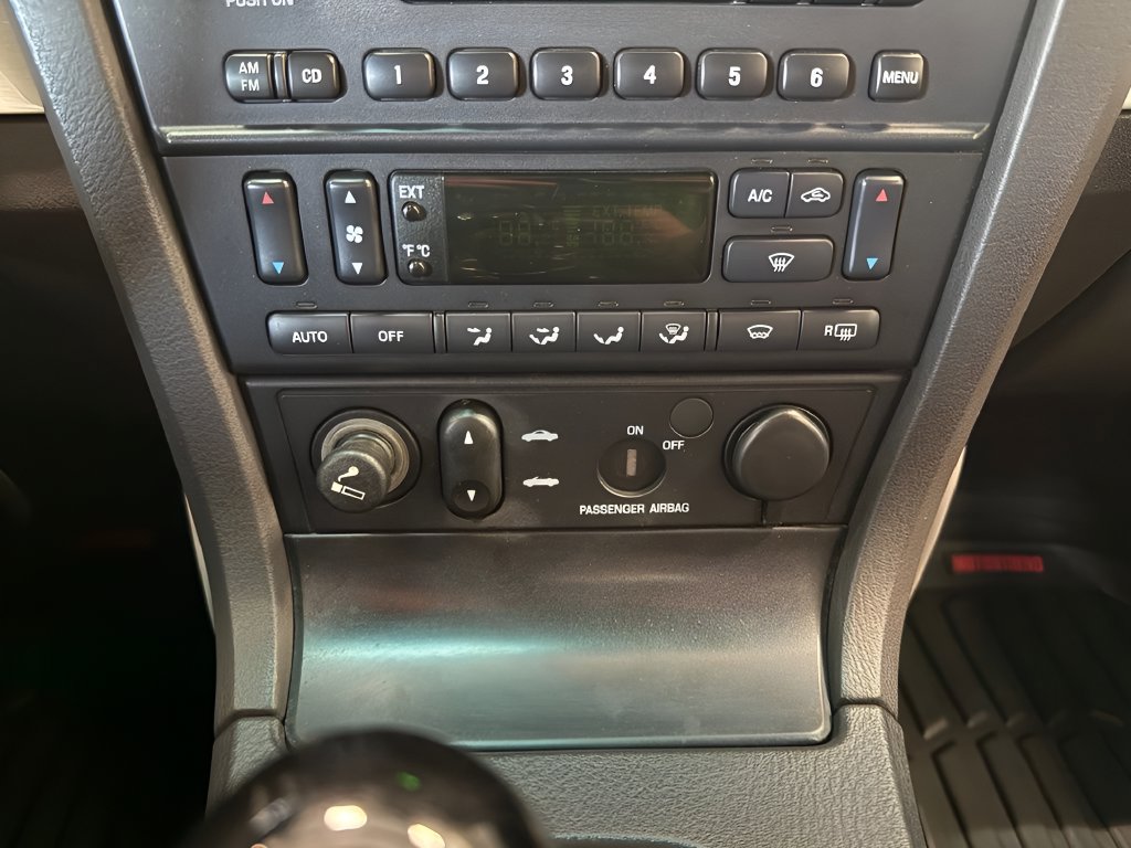 Used 2002 Ford Thunderbird RWD image 23