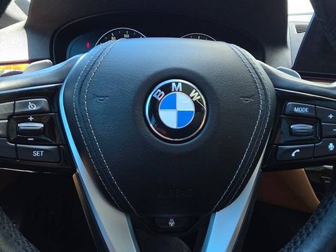Used 2017 BMW 530i xDrive AWD/4WD image 30