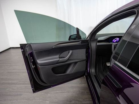 Used 2022 Tesla Model X Plaid image 16