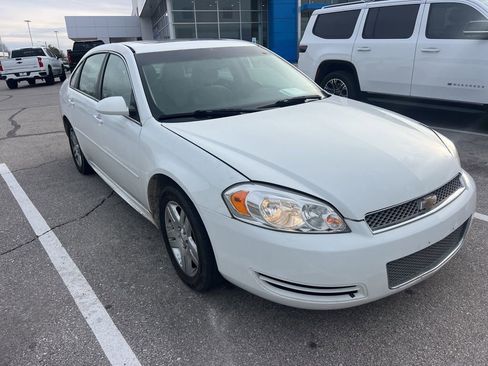 Used 2014 Chevrolet Impala LT w/ LT Sunroof Package image 2