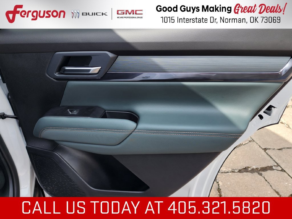New 2027 GMC Terrain AT4 w/ Convenience Package III AWD/4WD image 43
