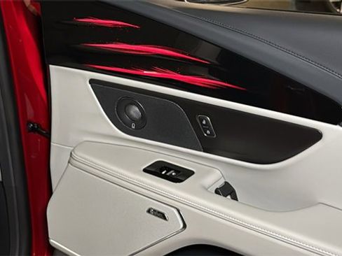 New 2026 Lincoln Nautilus Reserve w/ Jet Appearance Package image 10