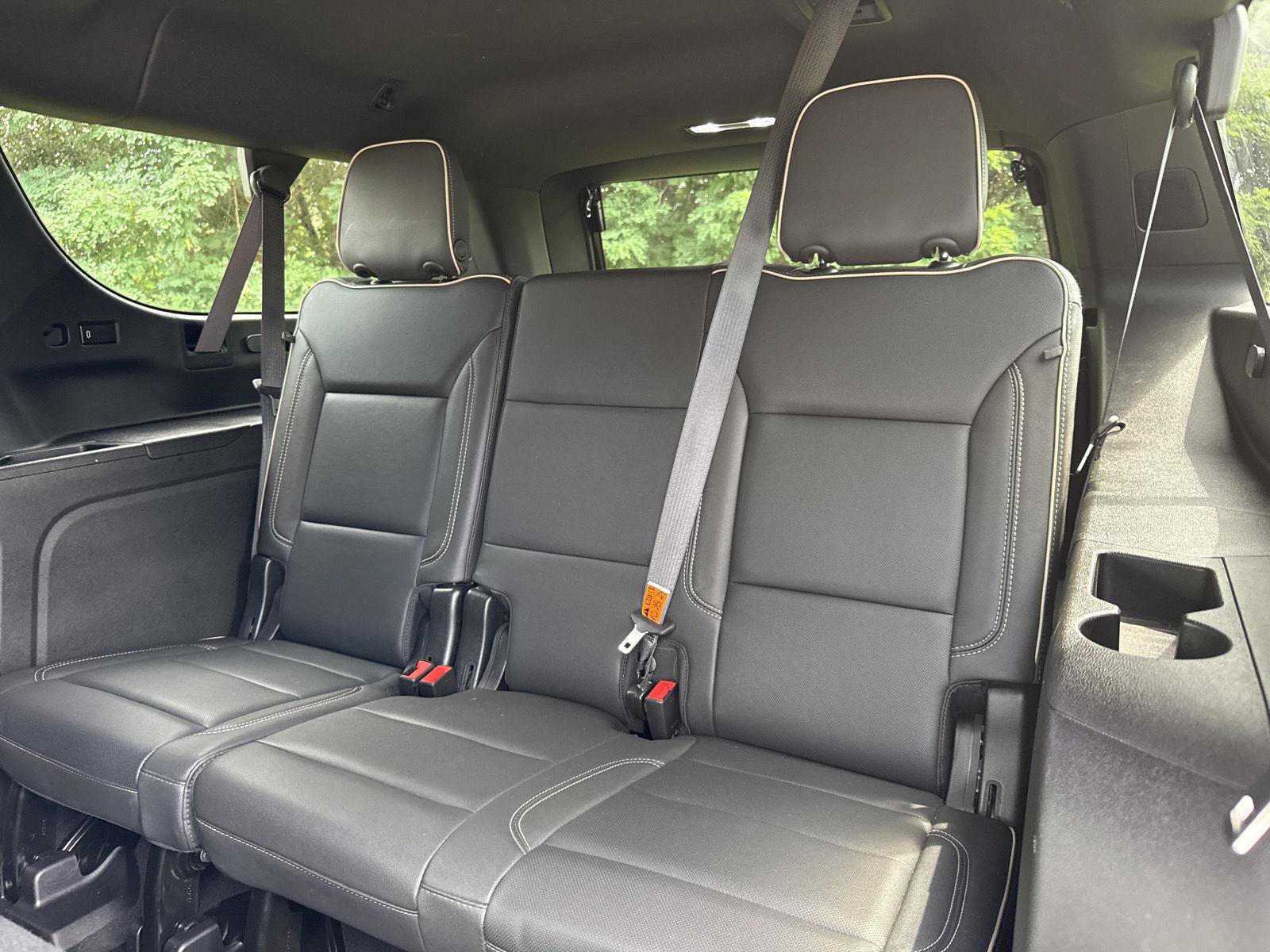Used 2023 GMC Yukon XL SLT AWD/4WD image 16