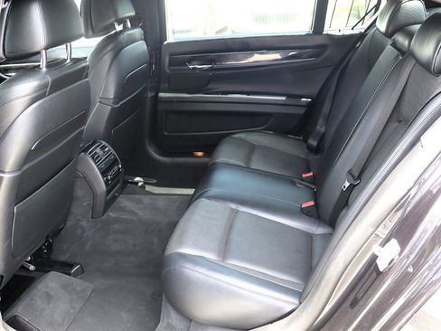 Used 2014 BMW 750Li RWD image 18